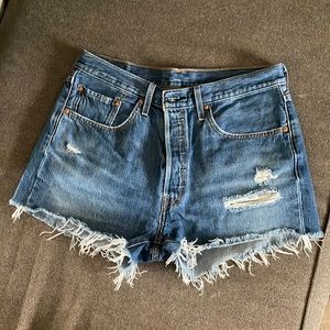 Levi Cutoff shorts